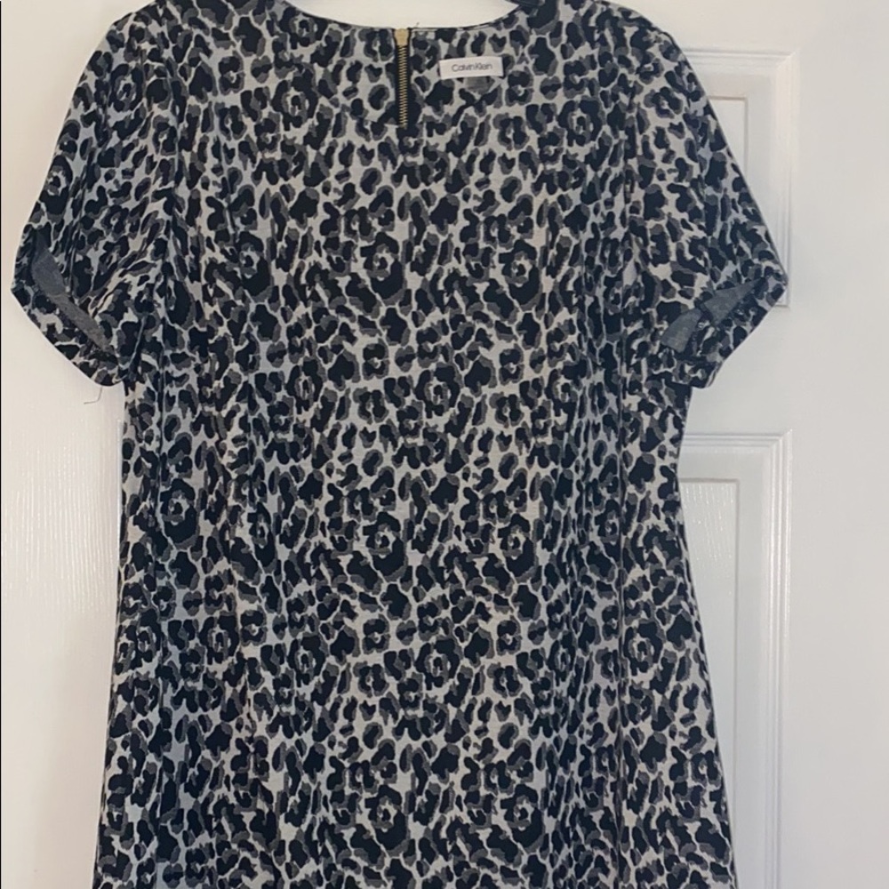 Dress / knee length